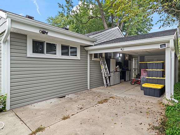 3rd image of 1204 Orchard Ln