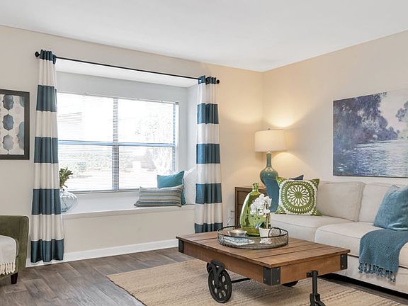 Deluxe Living Room with Bay Window