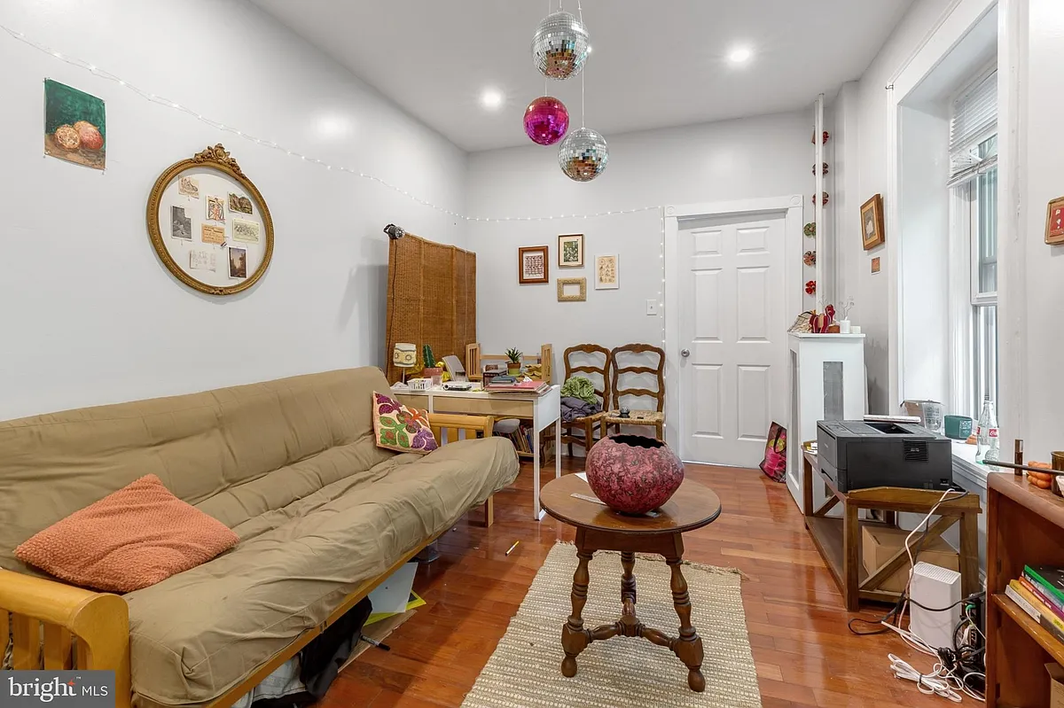 Building Photo - 4706 Warrington Ave #2