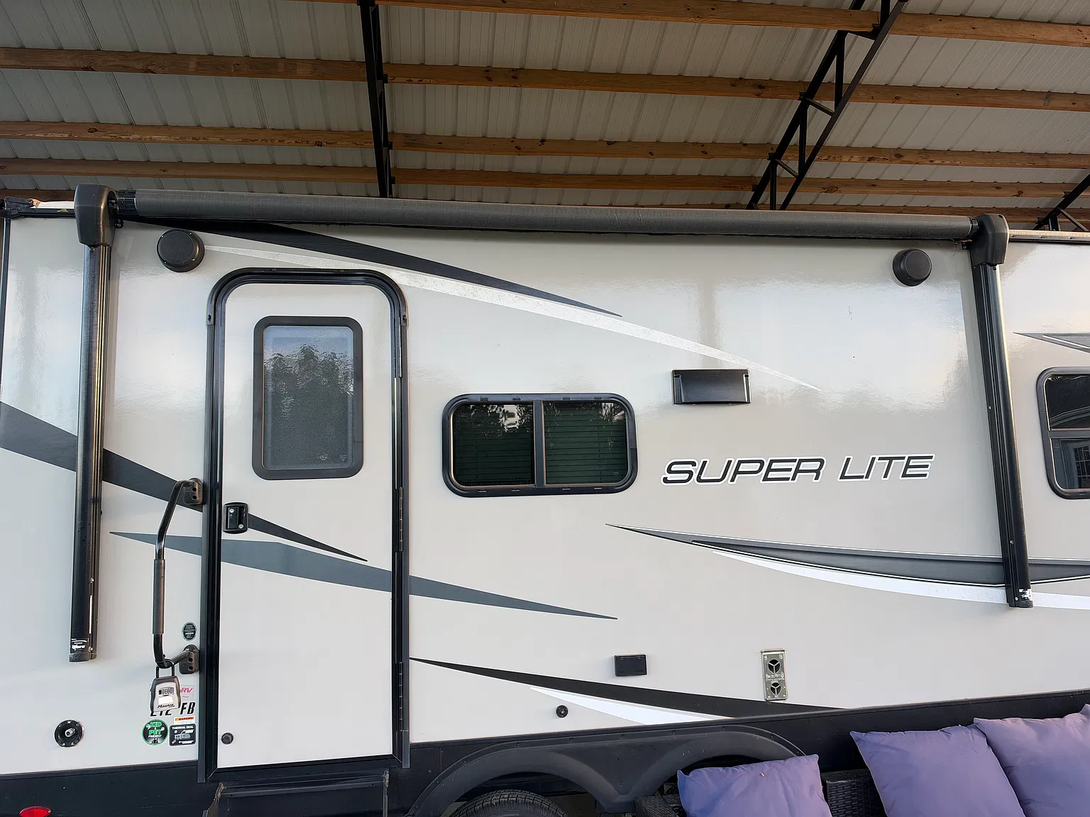 Cozy 2022 Jayco Starcraft RV Stay Holly Springs — Photo 3