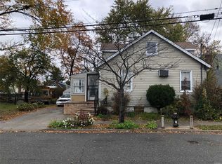 23131 128th Dr, Jamaica, NY 11413