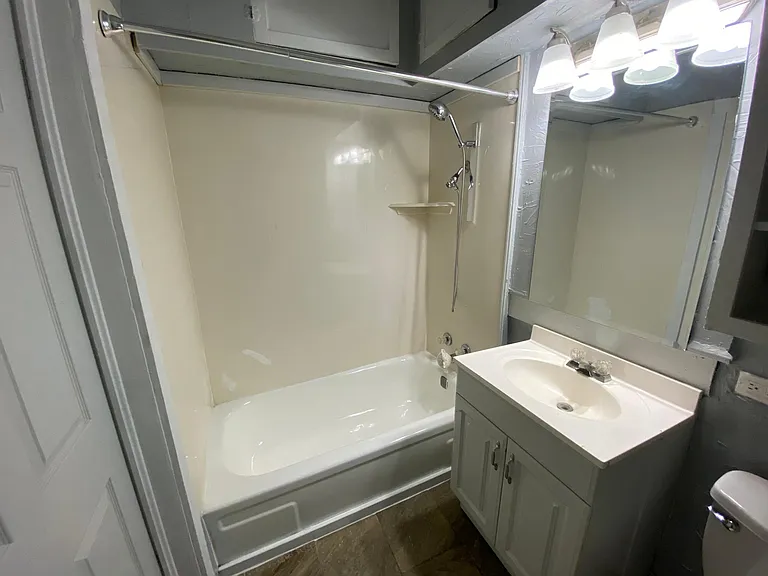 1116 N Bell Ave #5 — Photo 6