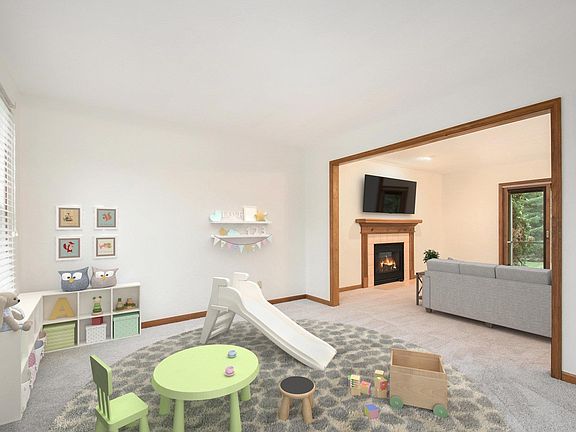 5th image of 22160 Sandy Hill Ln