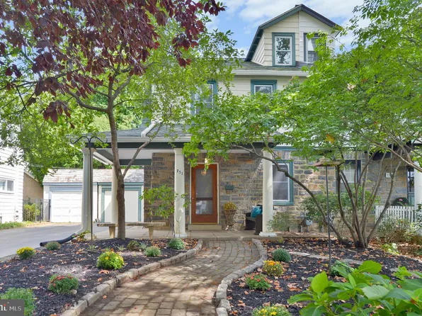 211 Lantwyn Ln, Narberth, PA 19072