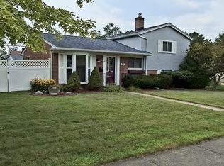 33011 Lynx St, Westland, MI 48185