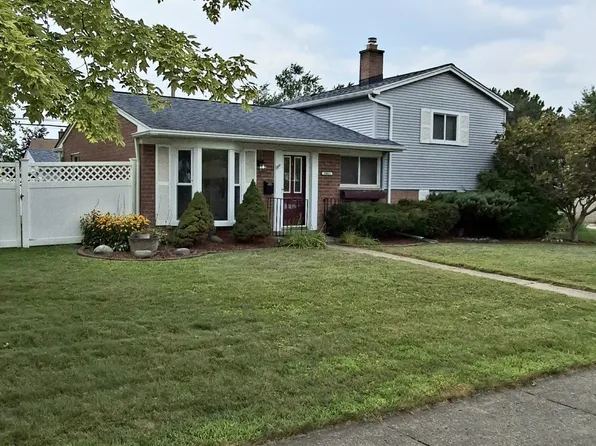 33011 Lynx St, Westland, MI 48185
