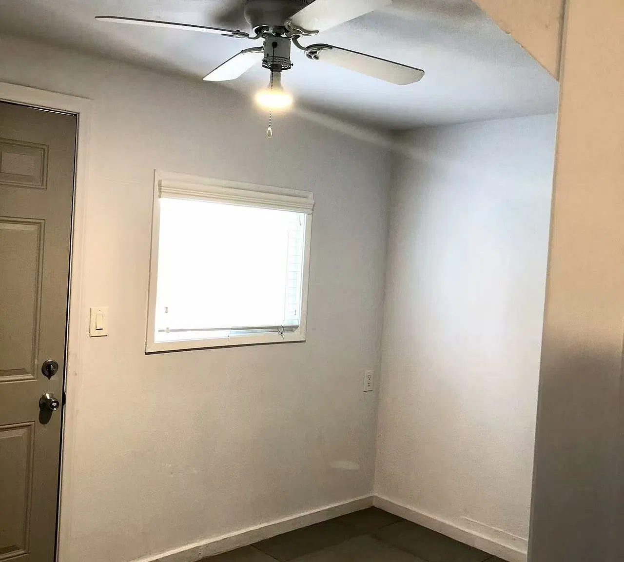 275 W Phillips Blvd — Photo 3