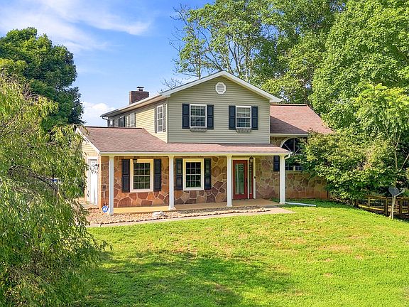3rd image of 1043 Keith Ln