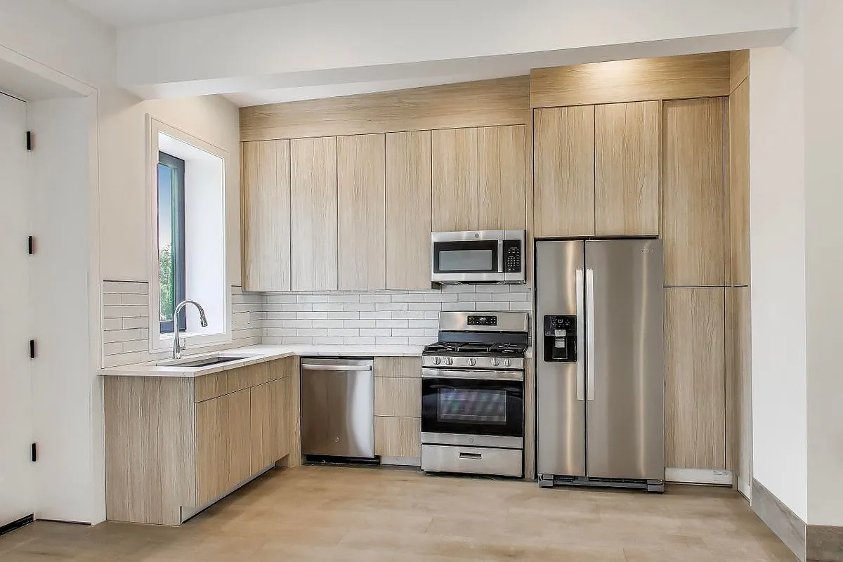 2023 N Drake Ave — Photo 3
