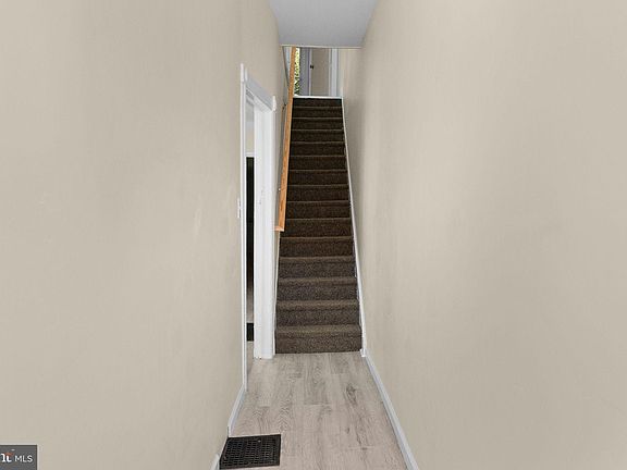 3rd image of 28 Poplar St