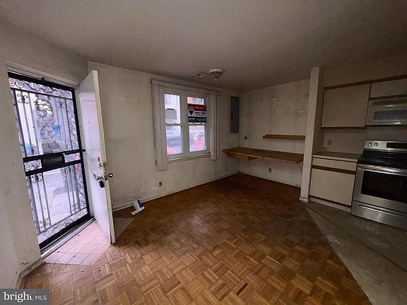 4th image of 1134 South St #A