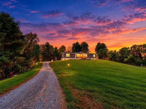 5941 Baptist Hollow Rd, Hiwassee, VA 24347