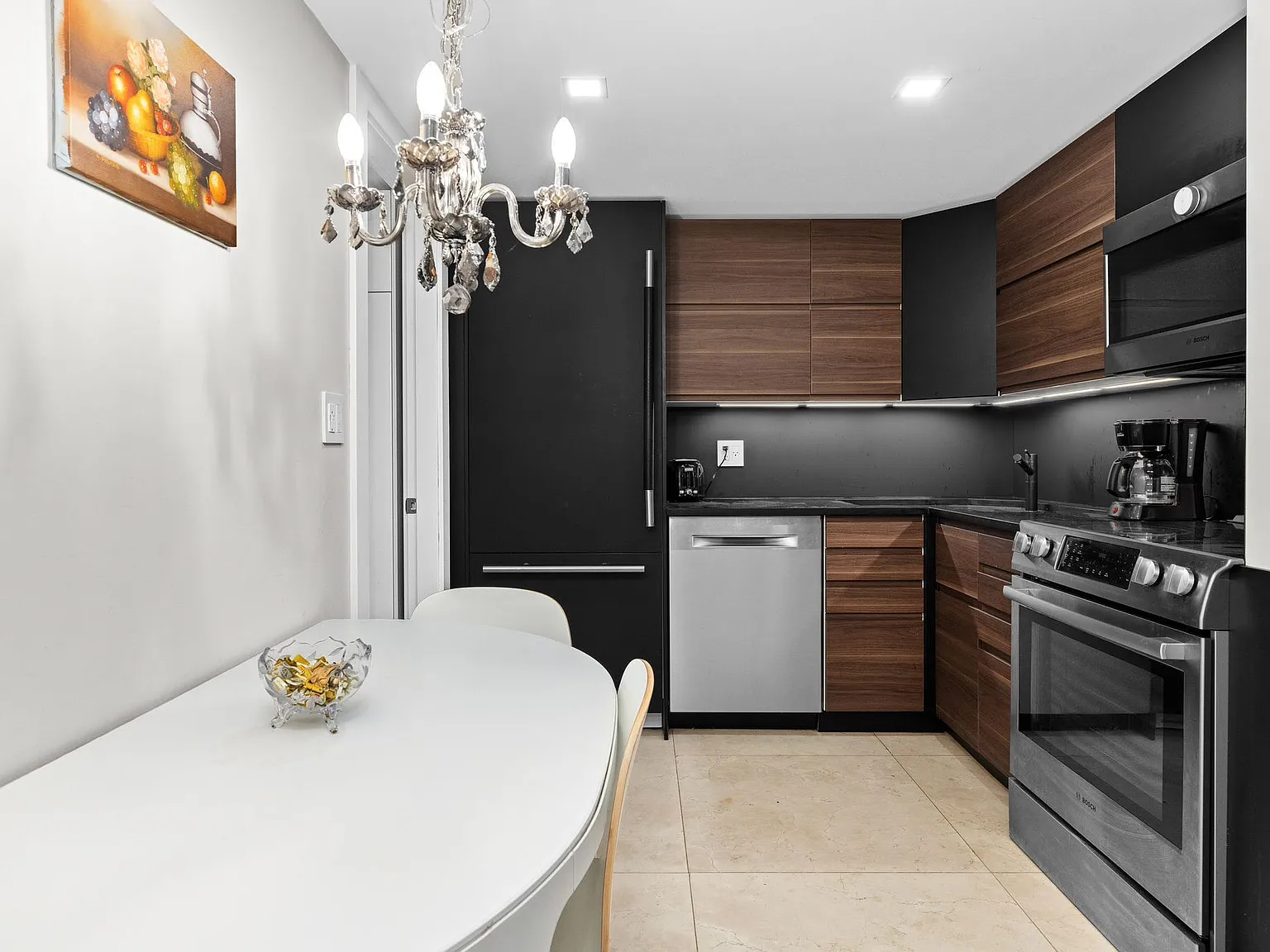 2 bed, 764 sqft, $2,999 — Photo 3