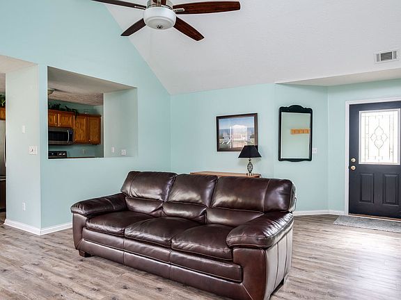 5th image of 1252 Shepard Way