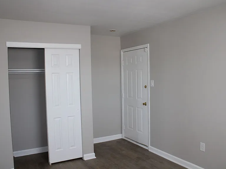 1533 Baltimore Ave — Photo 7