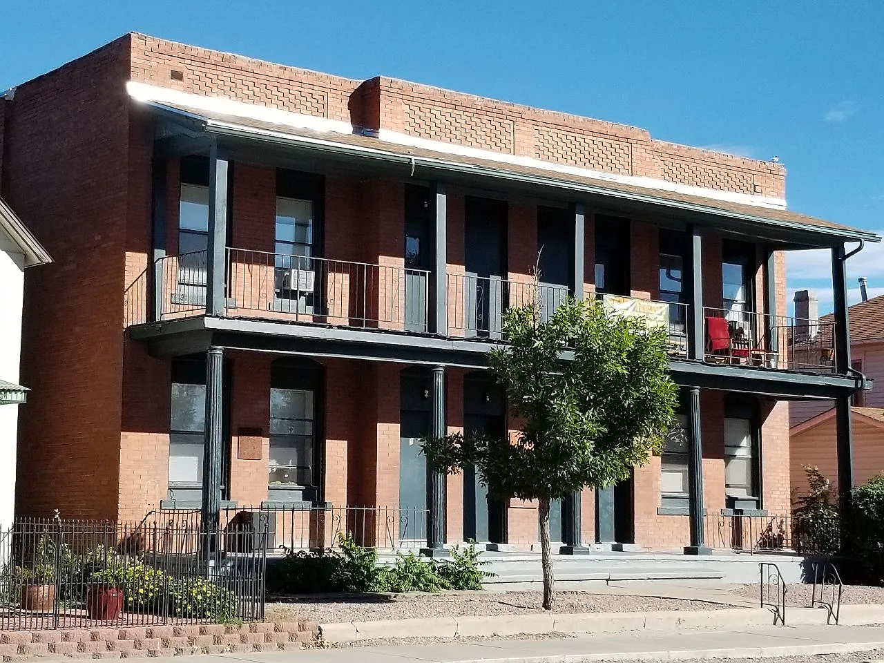 1010 E Evans Ave — Photo 2