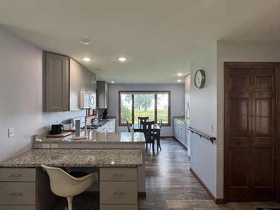 2nd image of 7423 Lighthouse Rd