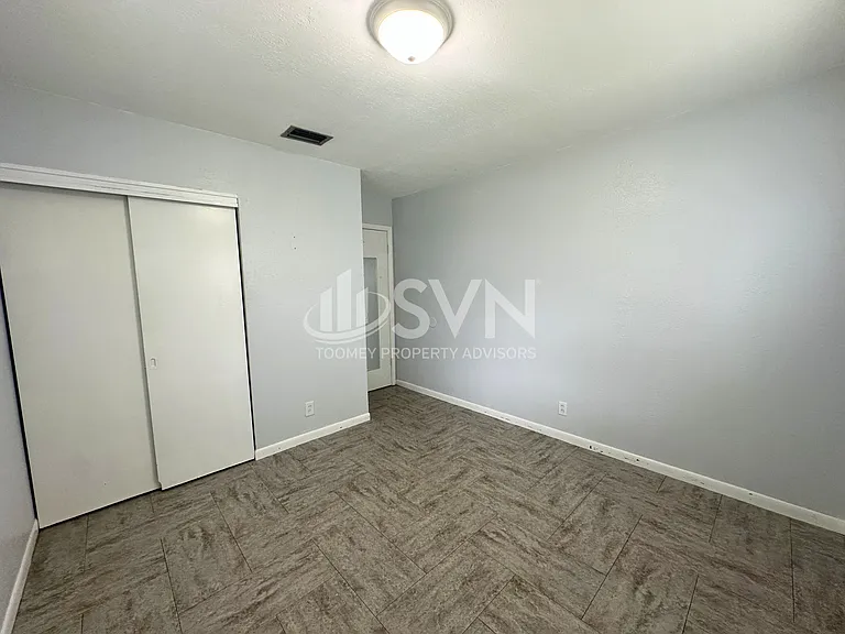 4077 Lancewood Dr S — Photo 13