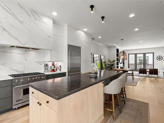 2nd image of 3667 Peachtree Rd #1