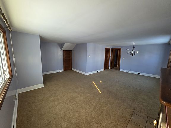 4th image of 94 Parkwood Ave #1