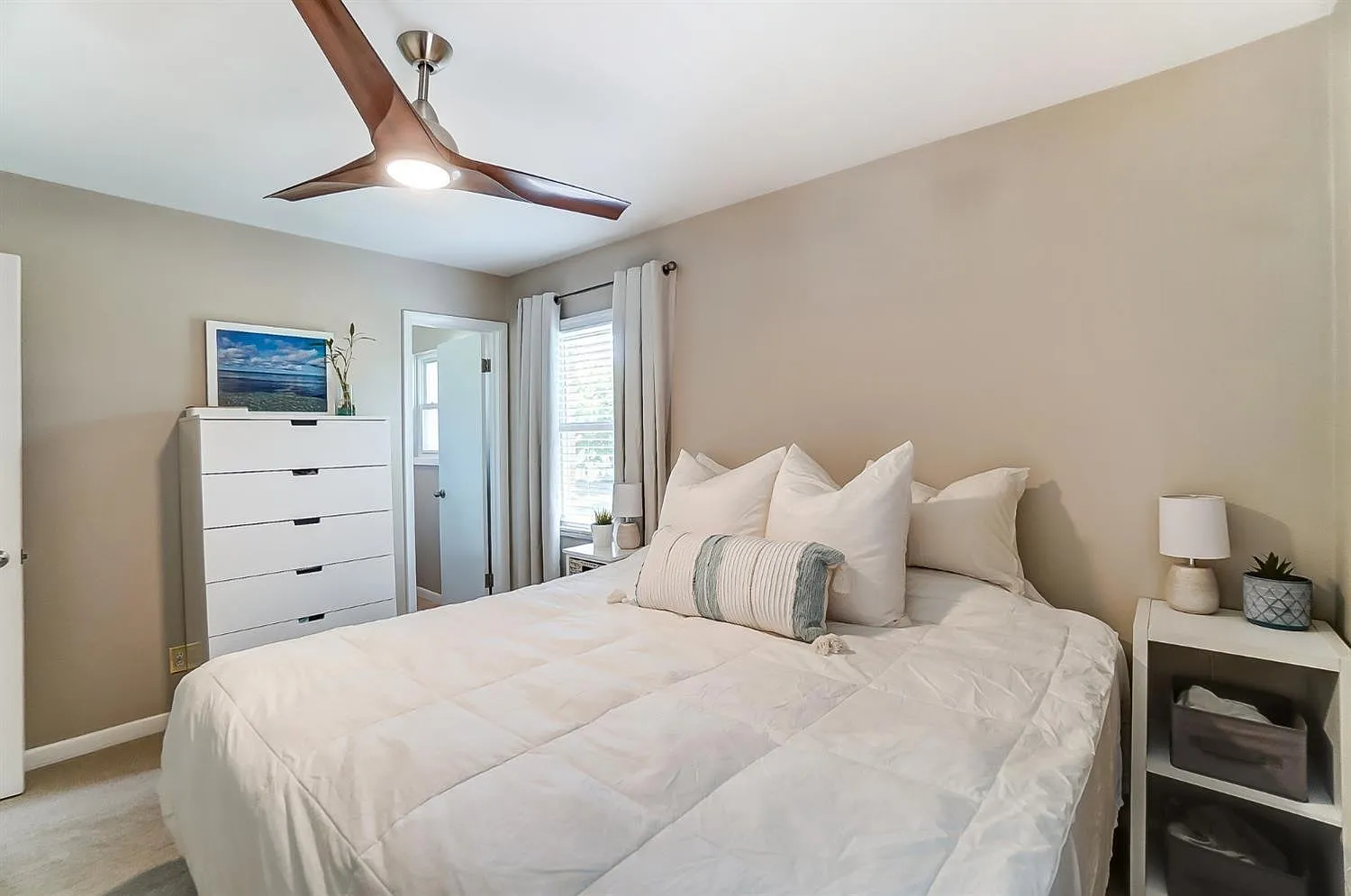 3 bed, 1150 sqft, $3,350 — Photo 1