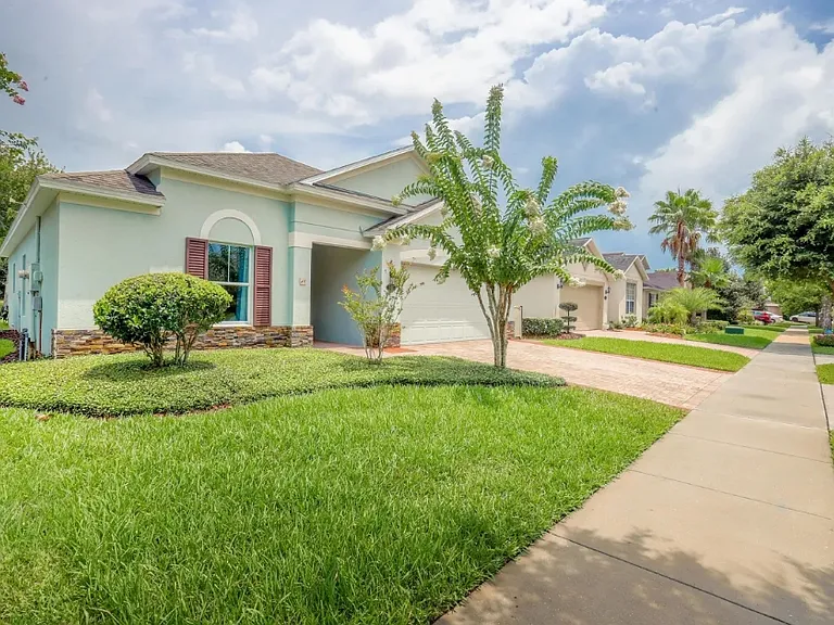 115 Gladesdown Ct — Photo 4