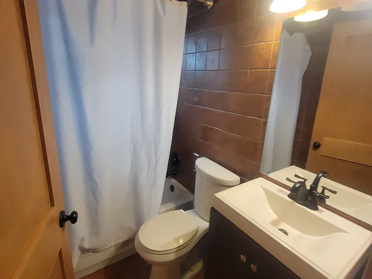 1800 Lasalle Ave #106 — Photo 9
