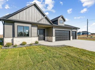 1640 E Appleton St, Valley Center, KS 67147