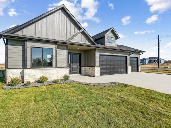 1640 E Appleton St, Valley Center, KS 67147