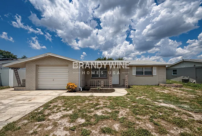 3 bed, 2.0 bath, 1206 sqft, $1,938 — Photo 2