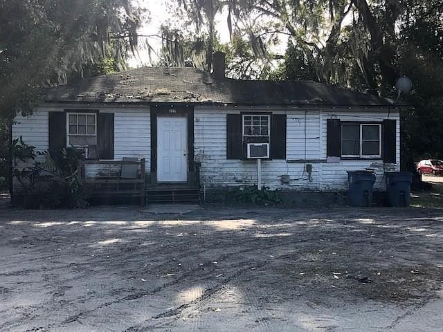 2nd image of 802 Hill Pl