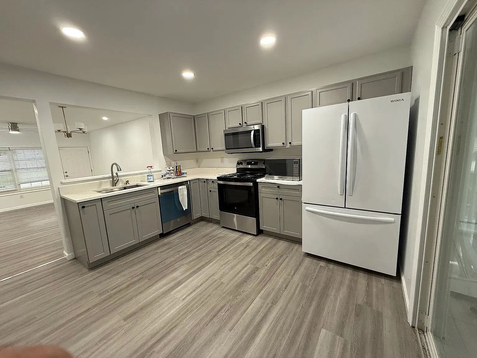 2 bed, 1184 sqft, $1,850 — Photo 2