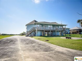 577 Bayside Dr, Seadrift, TX 77983