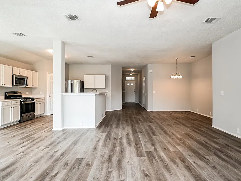 6730 Meadowcrest Dr — Photo 6