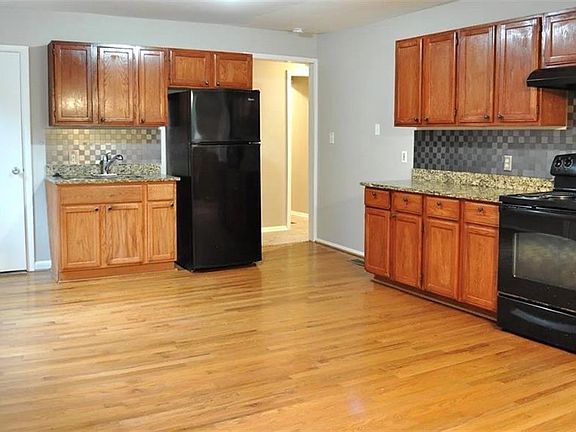 2nd image of 3047 Alston Dr