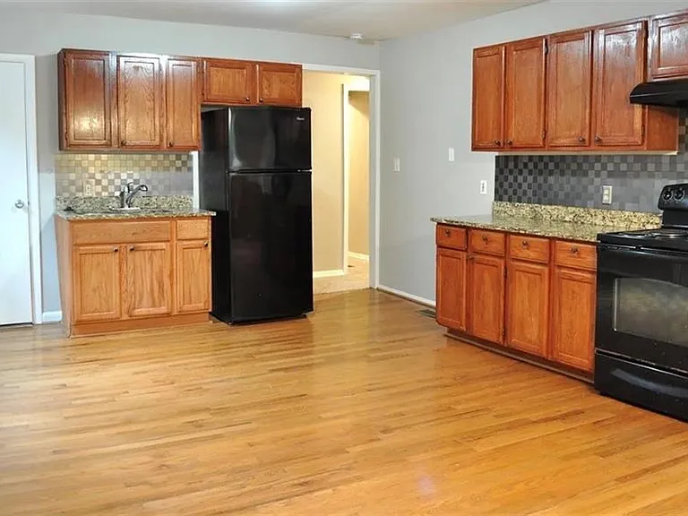 3047 Alston Dr — Photo 2
