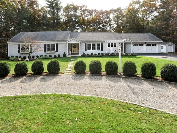 42 Flint Locke Dr, Duxbury, MA 02332