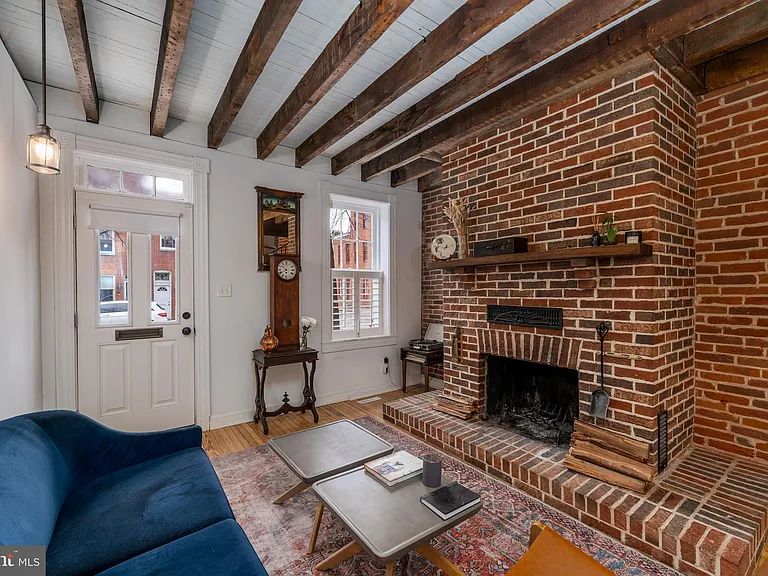 803 S Bond St — Photo 3