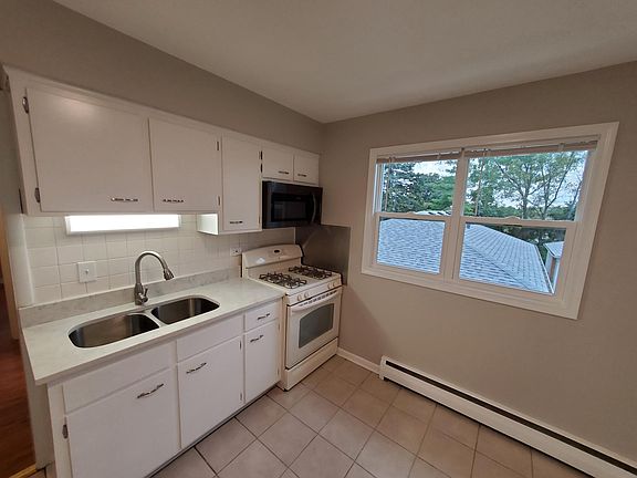 5th image of 420 S Lake St APT C