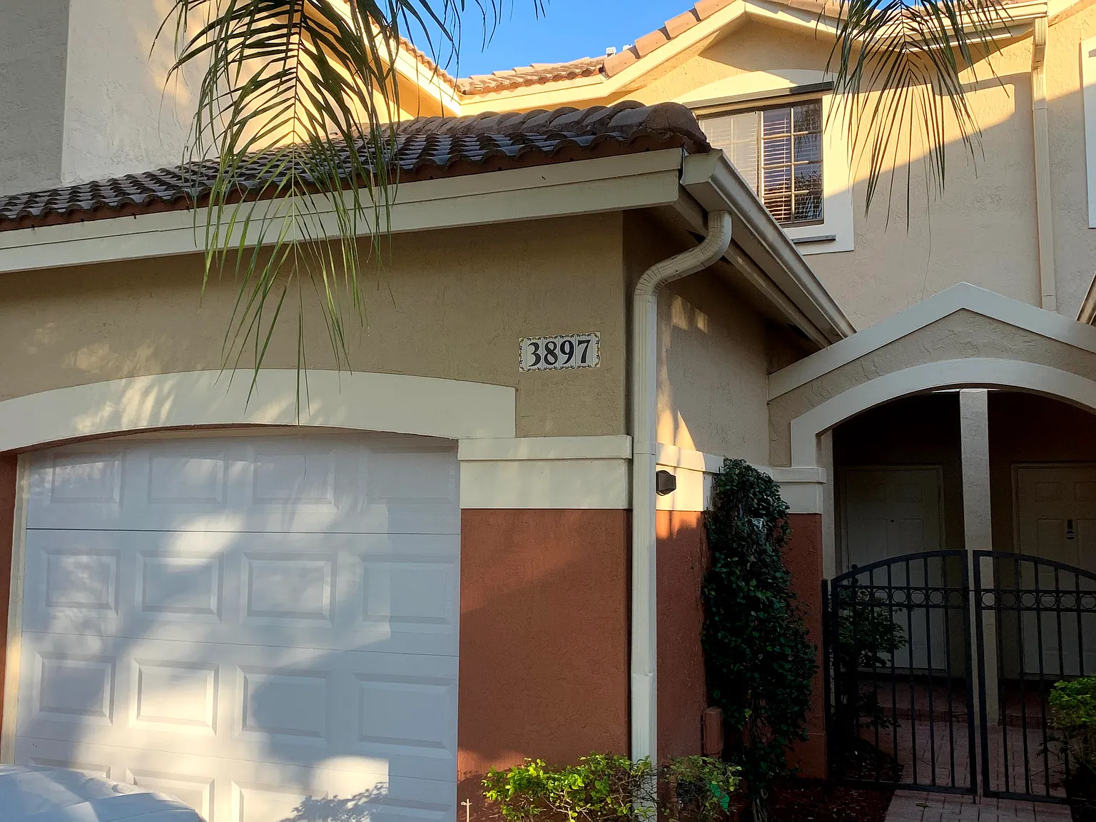 2 bed, 1.5 bath, 1400 sqft, $2,750 — Photo 2