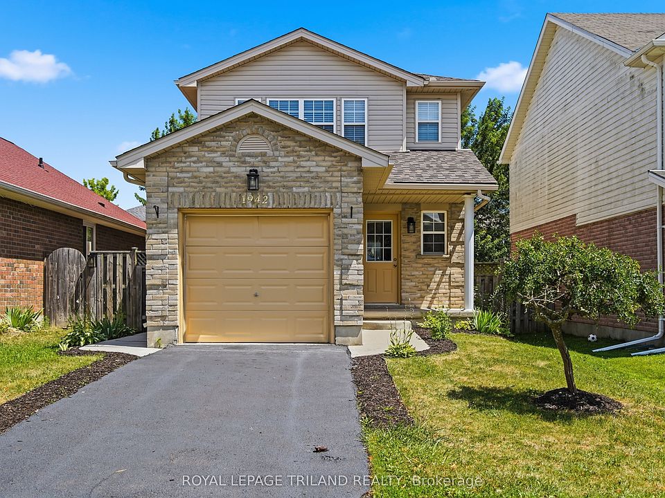 1st image of 1942 Bloom Cres
