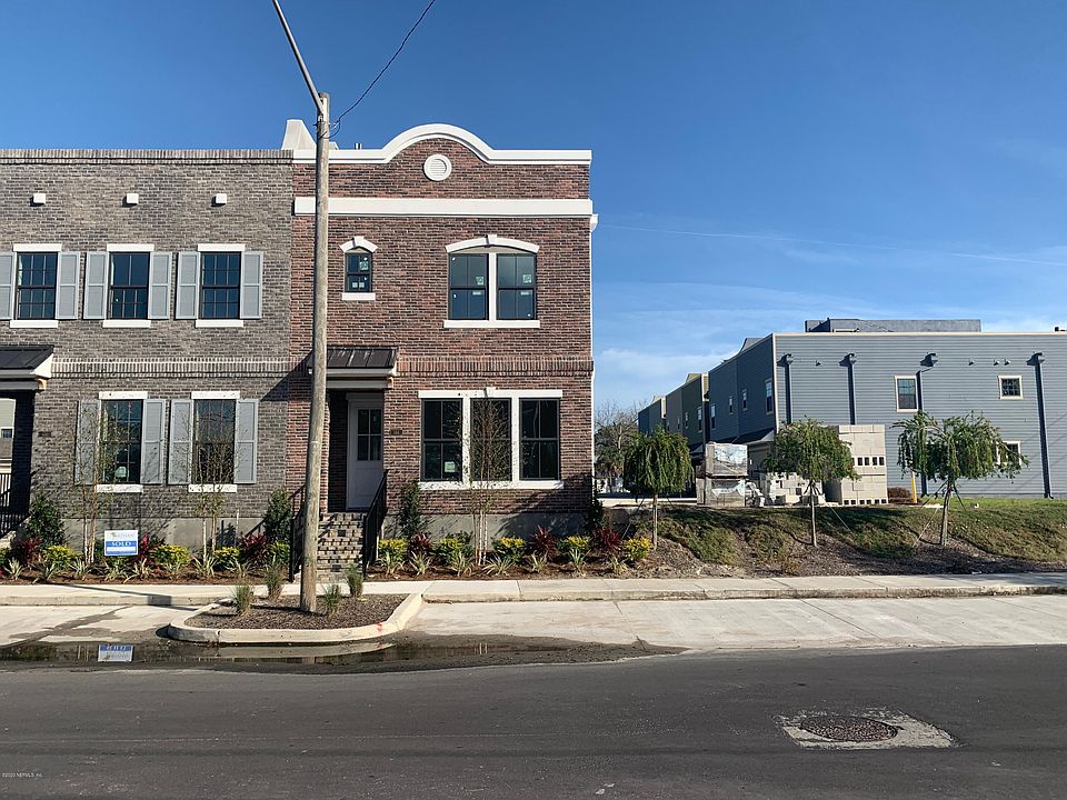 1st image of 144 S 2nd St