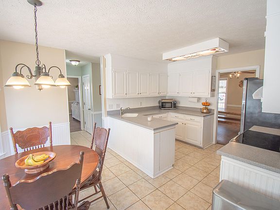 4th image of 2331 Casaba Dr