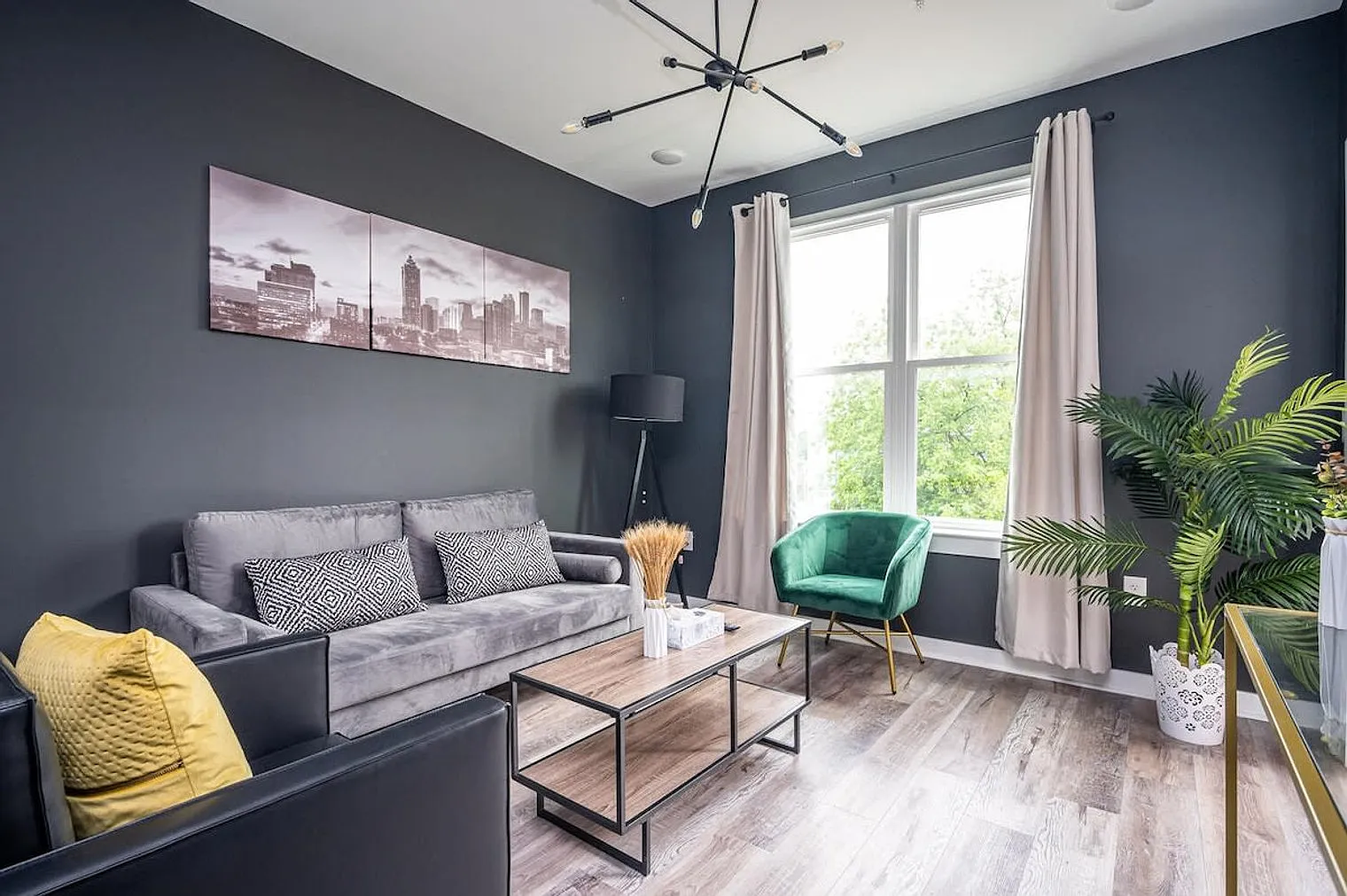 1 bed, 1.0 bath, 656 sqft, $3,867 — Photo 1