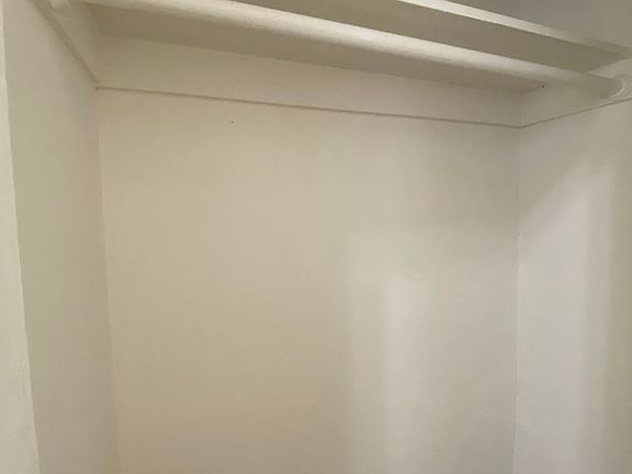 4th image of 124 Waverly Pl APT 211