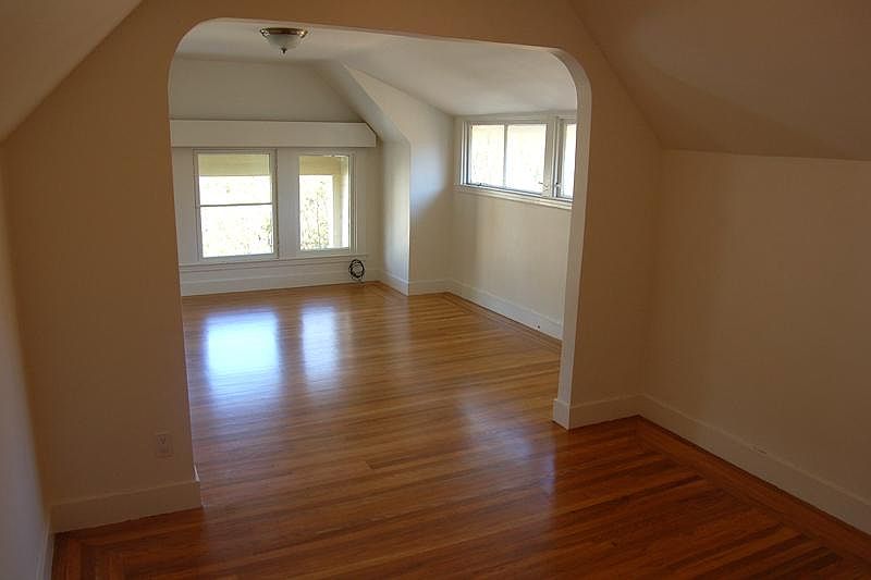 1st image of 120 Lyon St #B