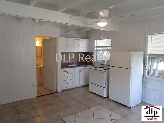 4th image of 430 8th St APT 3