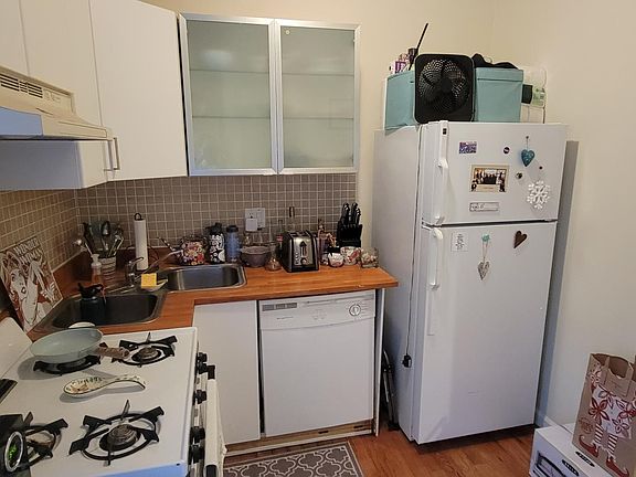 5th image of 1334 Lombard St APT 1F