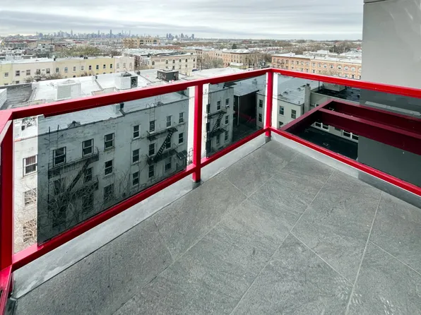 371 Stockholm Street image 1 of 10