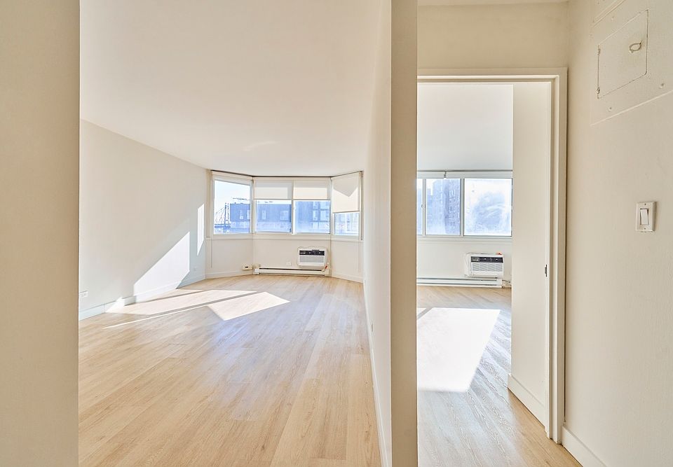 1st image of 546 Main St APT 431